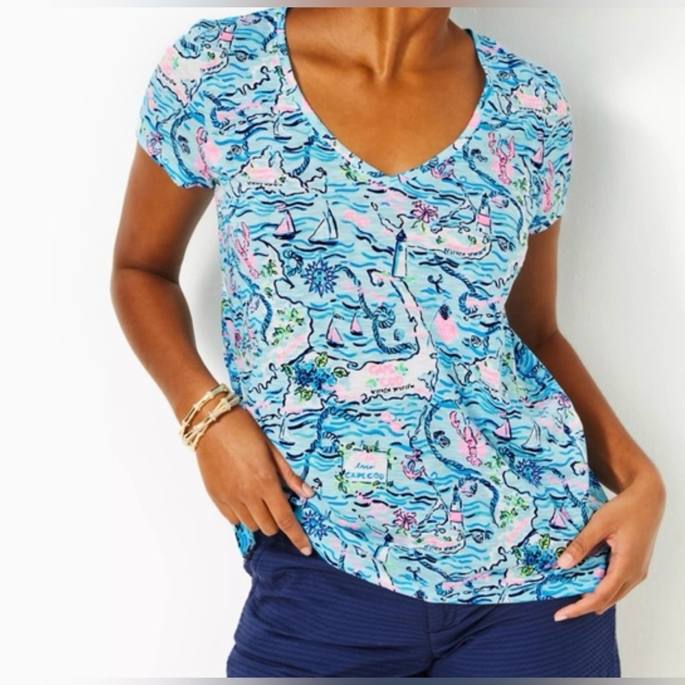 NEW NWT Lilly Loves Cape Cod Pulitzer Etta Top V-Neck Tee T-Shirt Bali Blue M
